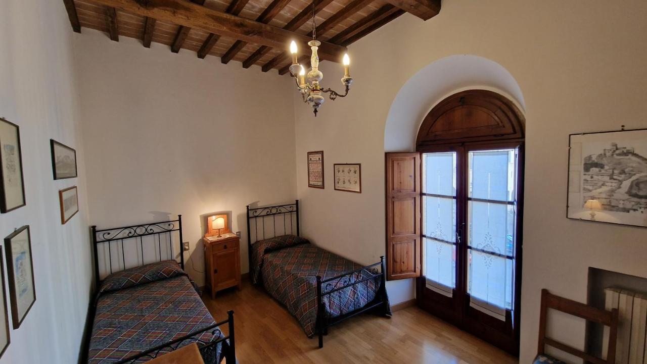 Ogni Finestra E Un Quadro - Appartamento Ad Ассизи Экстерьер фото